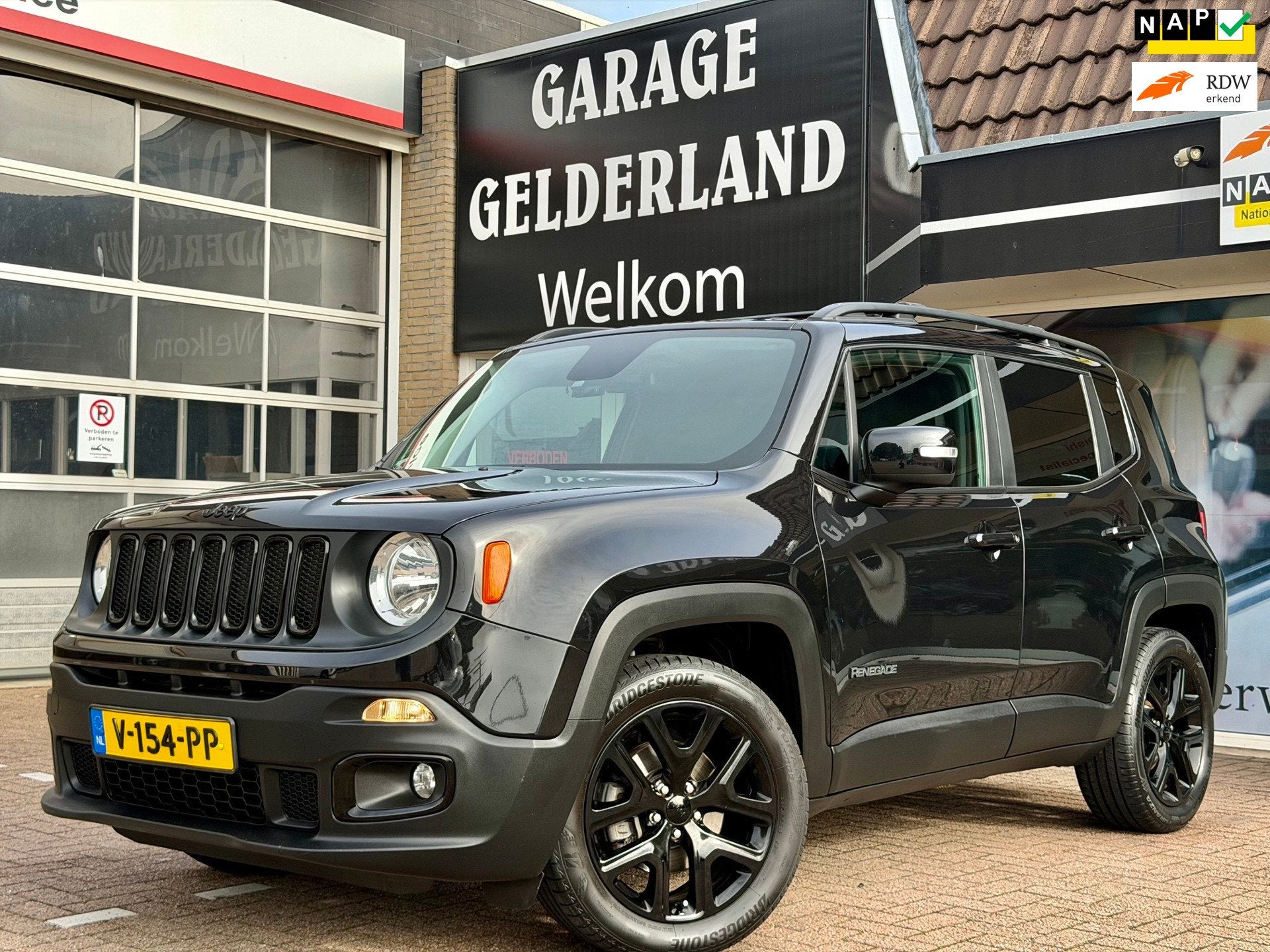 Jeep Renegade 1.6 E-torq Night Eagle | NAVI | 4X4 | CRUISE |, Dealer onderhouden, Automatische klimaatregeling, Gebruikt, 4 cilinders