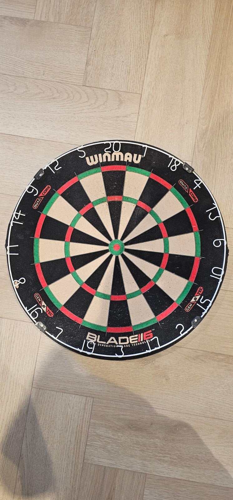 Winmau Blade 6 Dartbord - Zo goed als nieuw, Sport en Fitness, Ophalen, Zo goed als nieuw, Dartbord