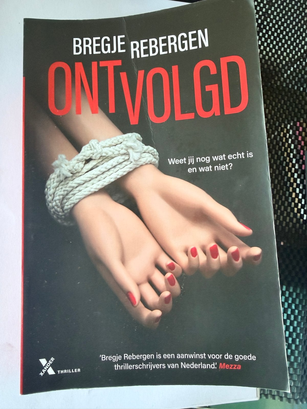 Ontvolgd - Bregje Rebergen (Thriller), Ophalen of Verzenden, Zo goed als nieuw, Nederland