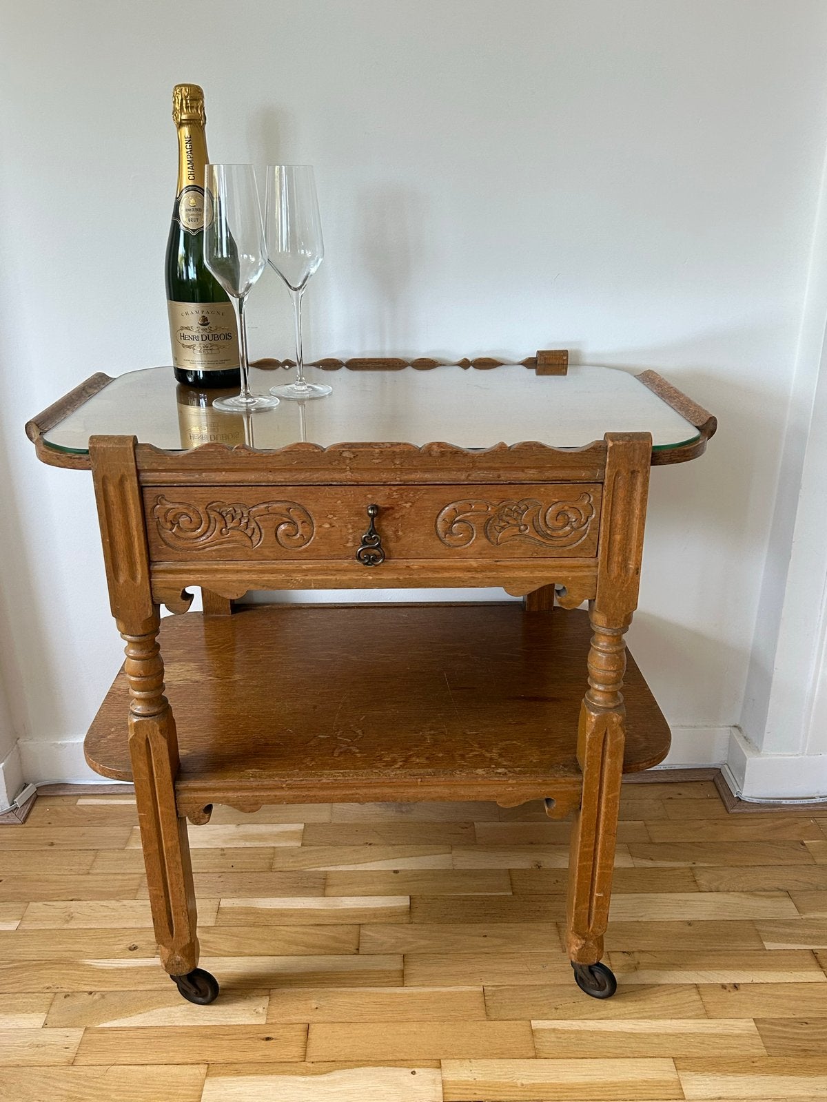 Antieke houten theewagen met glasplaat en lade, Antiek en Kunst, Ophalen