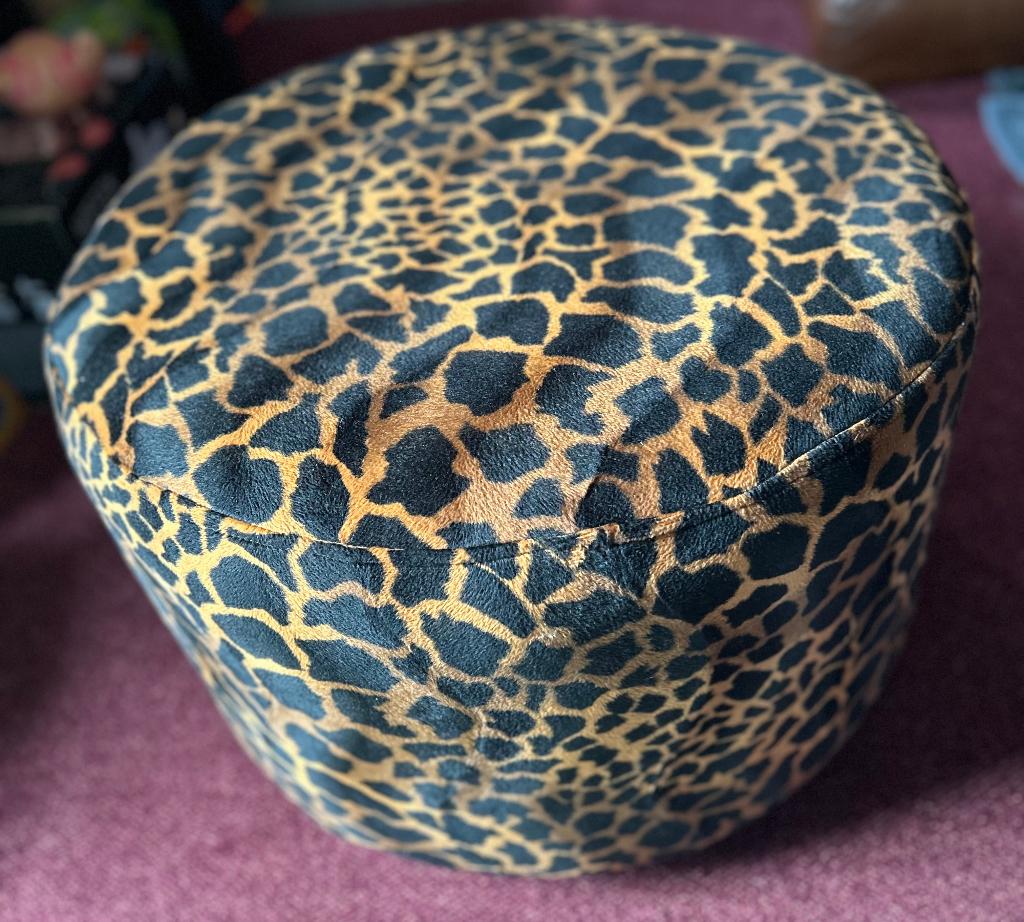 Poef panter dier print, Ophalen, Zo goed als nieuw, 75 tot 100 cm, Stof