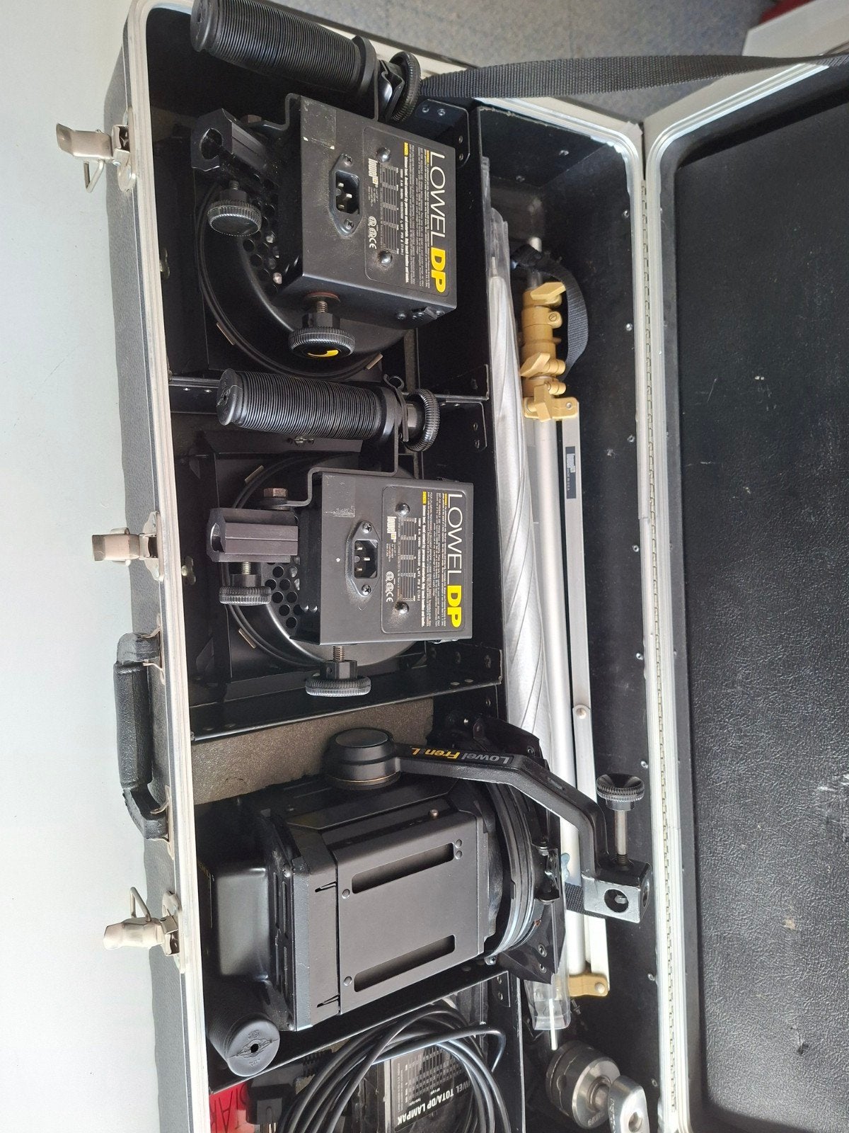 Lowel DP Lichtset met Tungsten Lampen en Accessoires, Ophalen, Gebruikt, Video