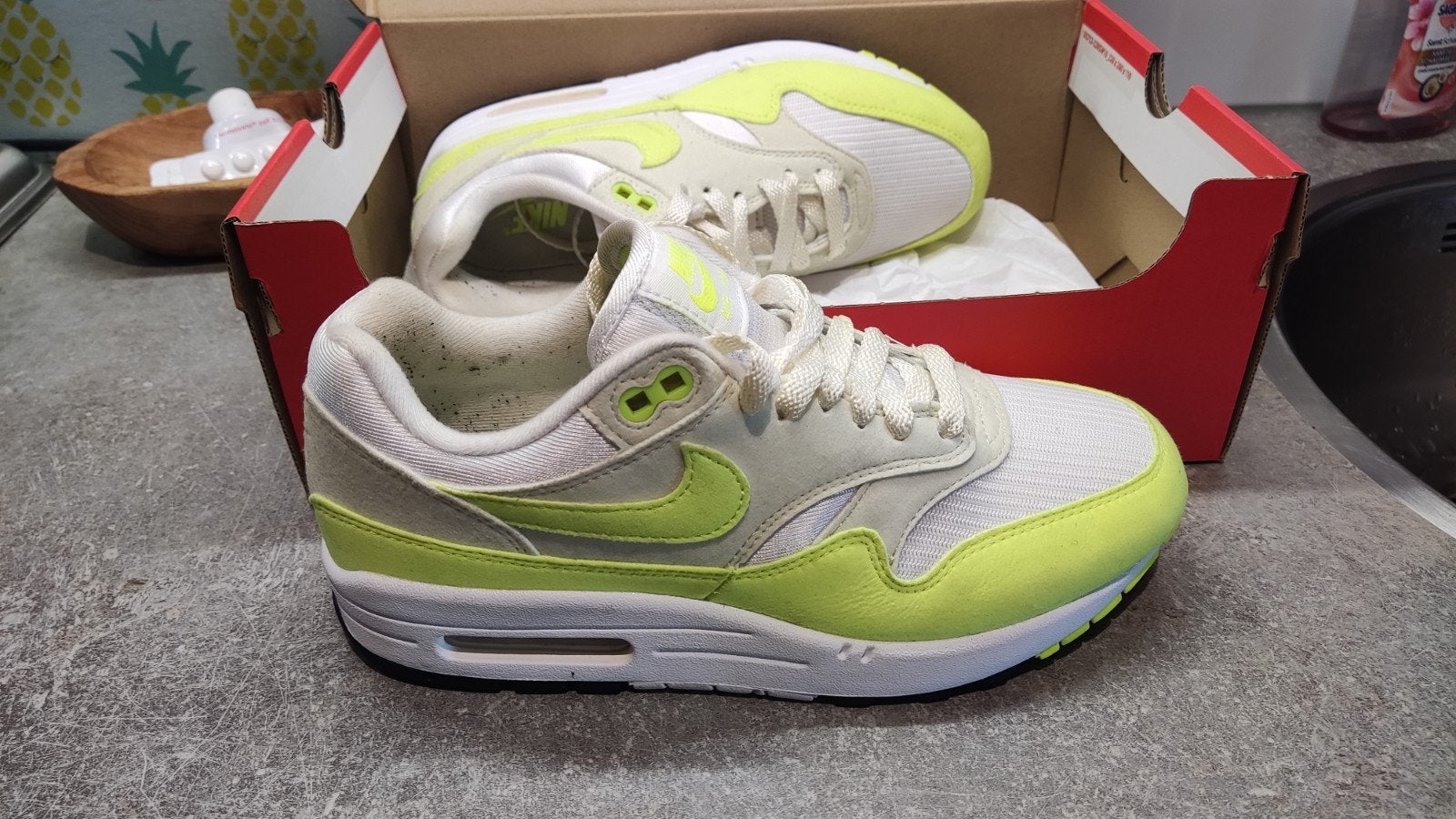 Nike Air Max 1 “Volt Suede”, Wit, Nike, Ophalen of Verzenden, Sneakers of Gympen