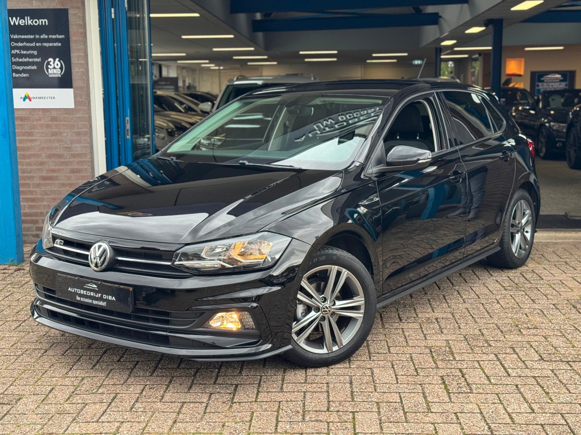 Volkswagen Polo 1.0 TSI Highline Business R 2019 NAVI NAP!, Auto's, Voorwielaandrijving, Stof, Zwart, Origineel Nederlands