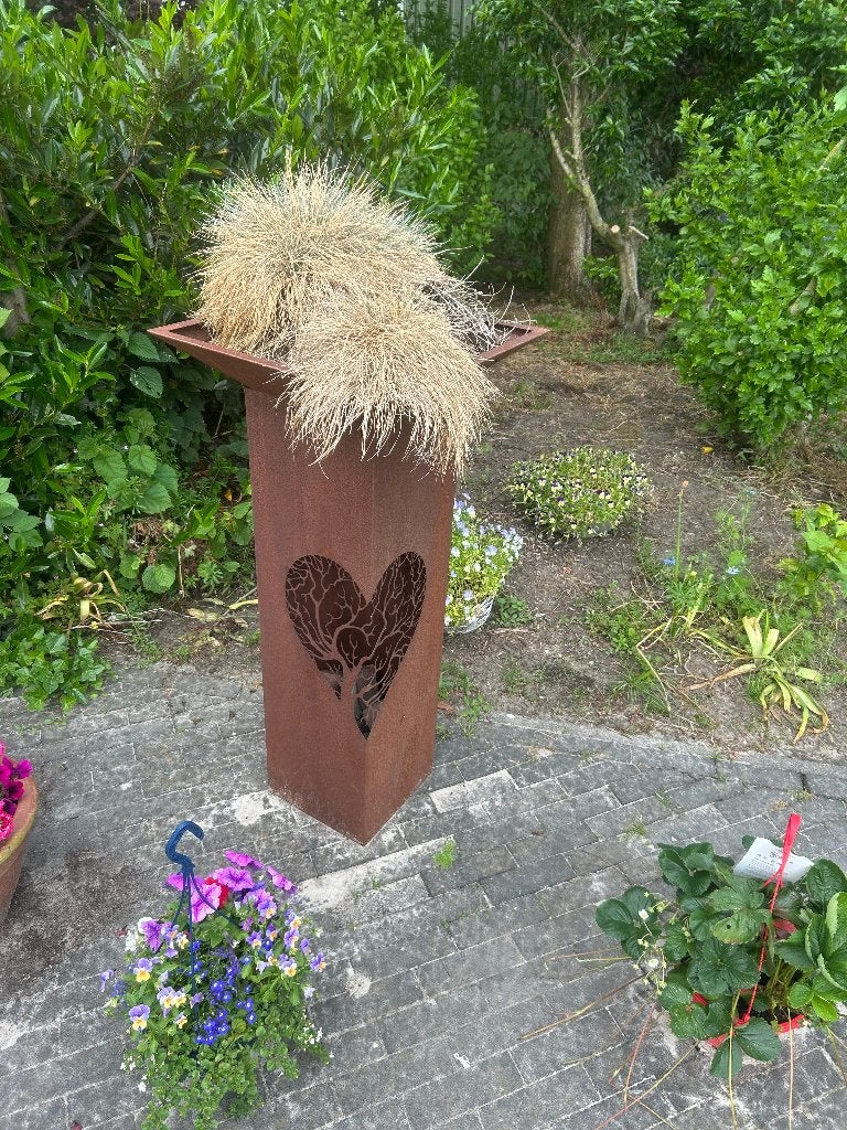 stalen plantenbak ( met hart uitgesneden ), Ophalen, Minder dan 60 cm, Zo goed als nieuw, Metaal