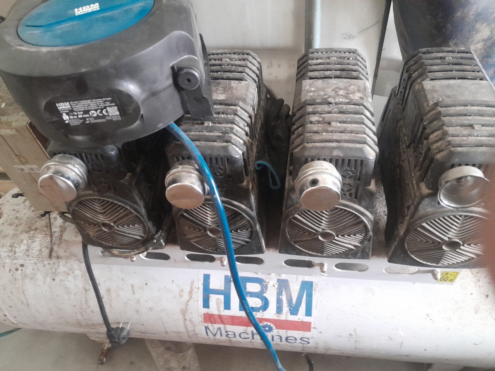 HBM 200 liter geluidsarme compressor, bouwjaar 2023, Doe-het-zelf en Verbouw, Ophalen