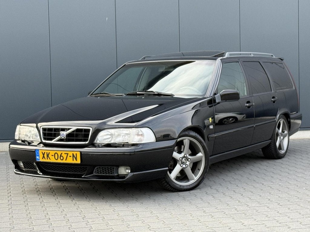 Volvo V70 2.3 R 240PK 208DKM - Schuifdak - Unieke Auto - Ori, Gebruikt, Zwart, Leder en Stof, V70