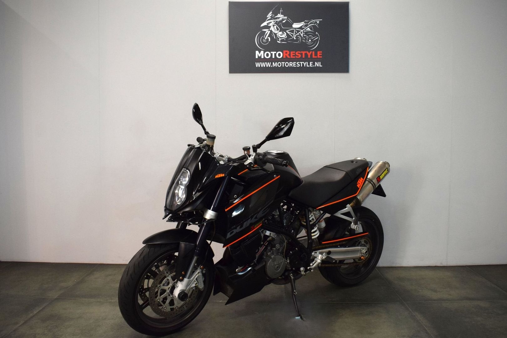 KTM 990 SUPER DUKE AKRAPOVIC (bj 2006), Motoren, Motoren | KTM, Bedrijf, Naked bike, meer dan 35 kW, 2 cilinders, Motorrijbewijs A