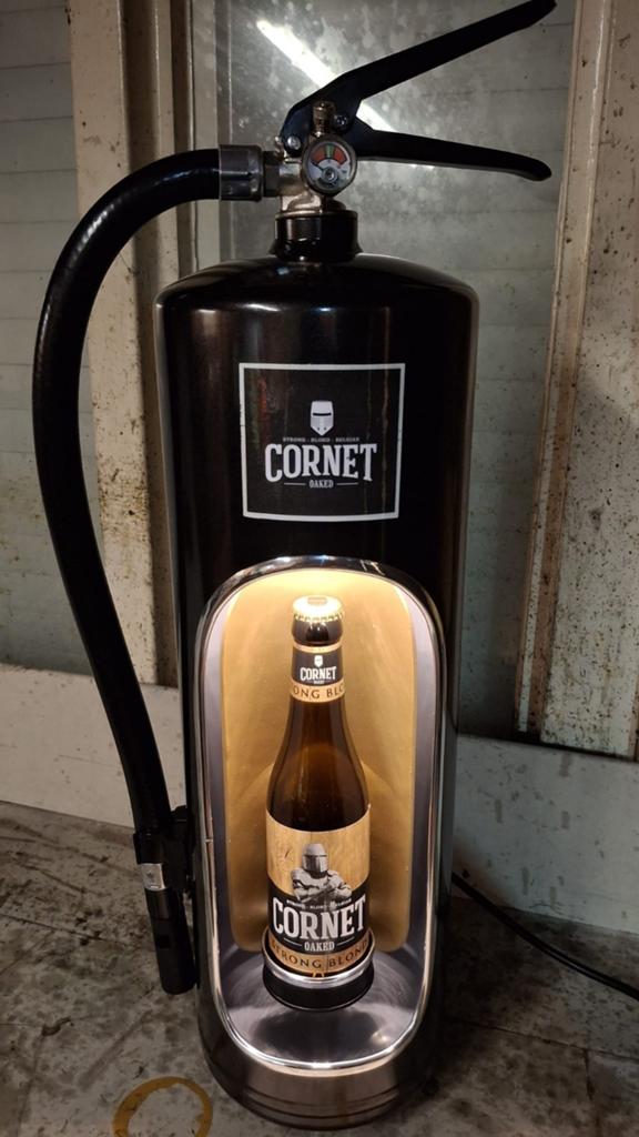 Mooie CORNET brandblusser met ledverlichting, Verzamelen, Ophalen of Verzenden, Nieuw, Reclamebord, Plaat of Schild, Overige merken