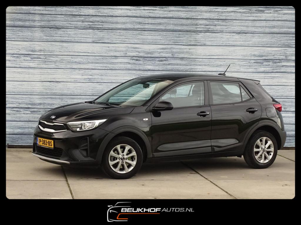 Kia Stonic 1.2 Benzine Navigatie Carplay Cruise Control, Voorwielaandrijving, Zwart, Bedrijf, Handgeschakeld