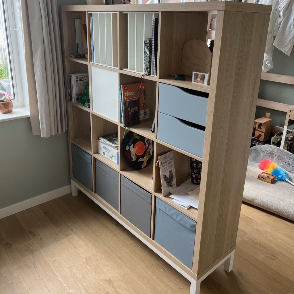 Kallax stellingkast met onderframe van IKEA, Huis en Inrichting, Kasten | Boekenkasten, Zo goed als nieuw, 150 tot 200 cm, 150 tot 200 cm