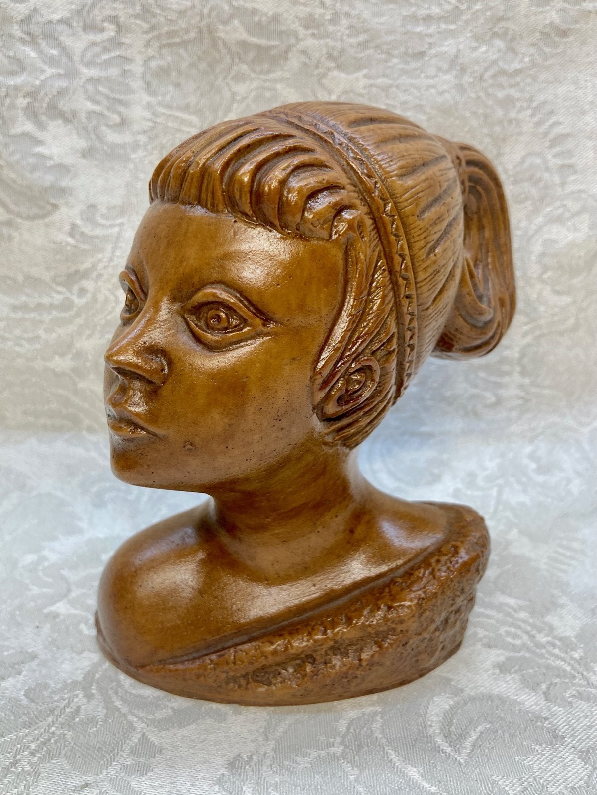 Buste van een Vrouw ., Antiek en Kunst, Minder dan 20 cm, Buste, Ophalen of Verzenden, Handgemaakt