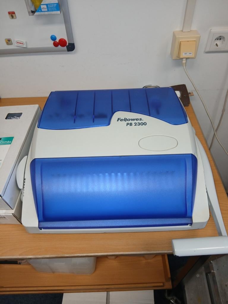 Ringband inbindmachine Fellowes PB 2300, Ophalen