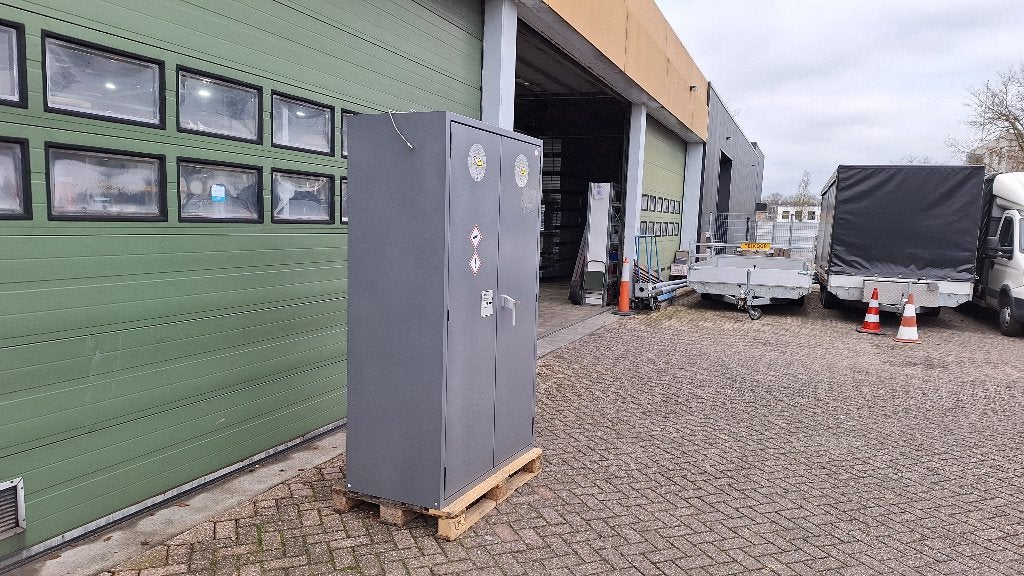 Chemicaliënkast Asecos Miljeukast voor flessen lucht/gas, Ophalen, Gebruikt, Brandkast, Industriepark 2a 9351PA Leek