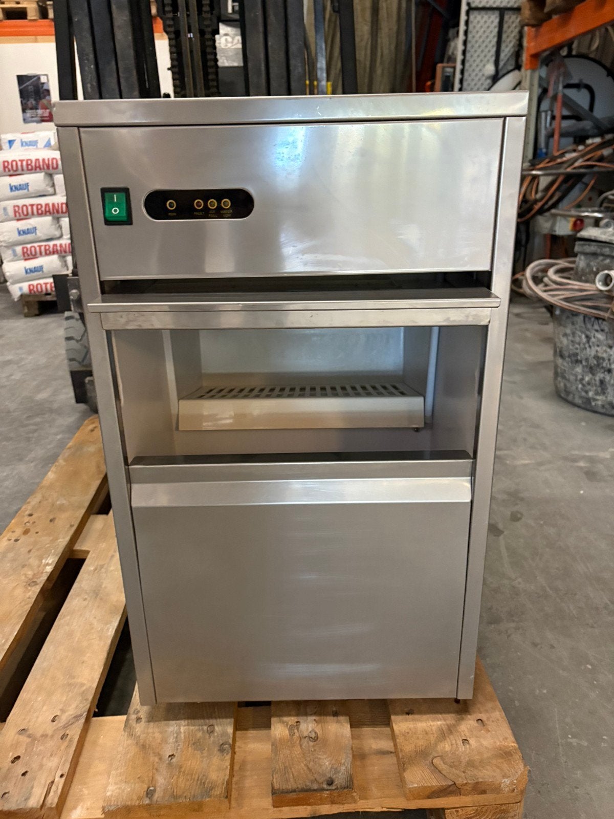 Commerciële IJsblokjesmachine RVS - Perfect voor Horeca, Ophalen, Gebruikt, 45 tot 60 cm, 85 tot 120 cm