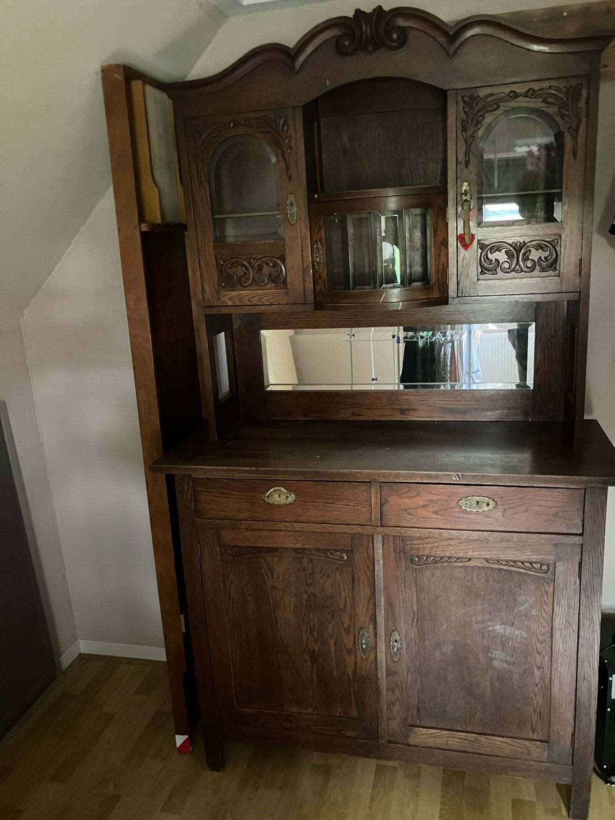 Antiek houten dressoir met spiegel en vitrinekasten, Ophalen