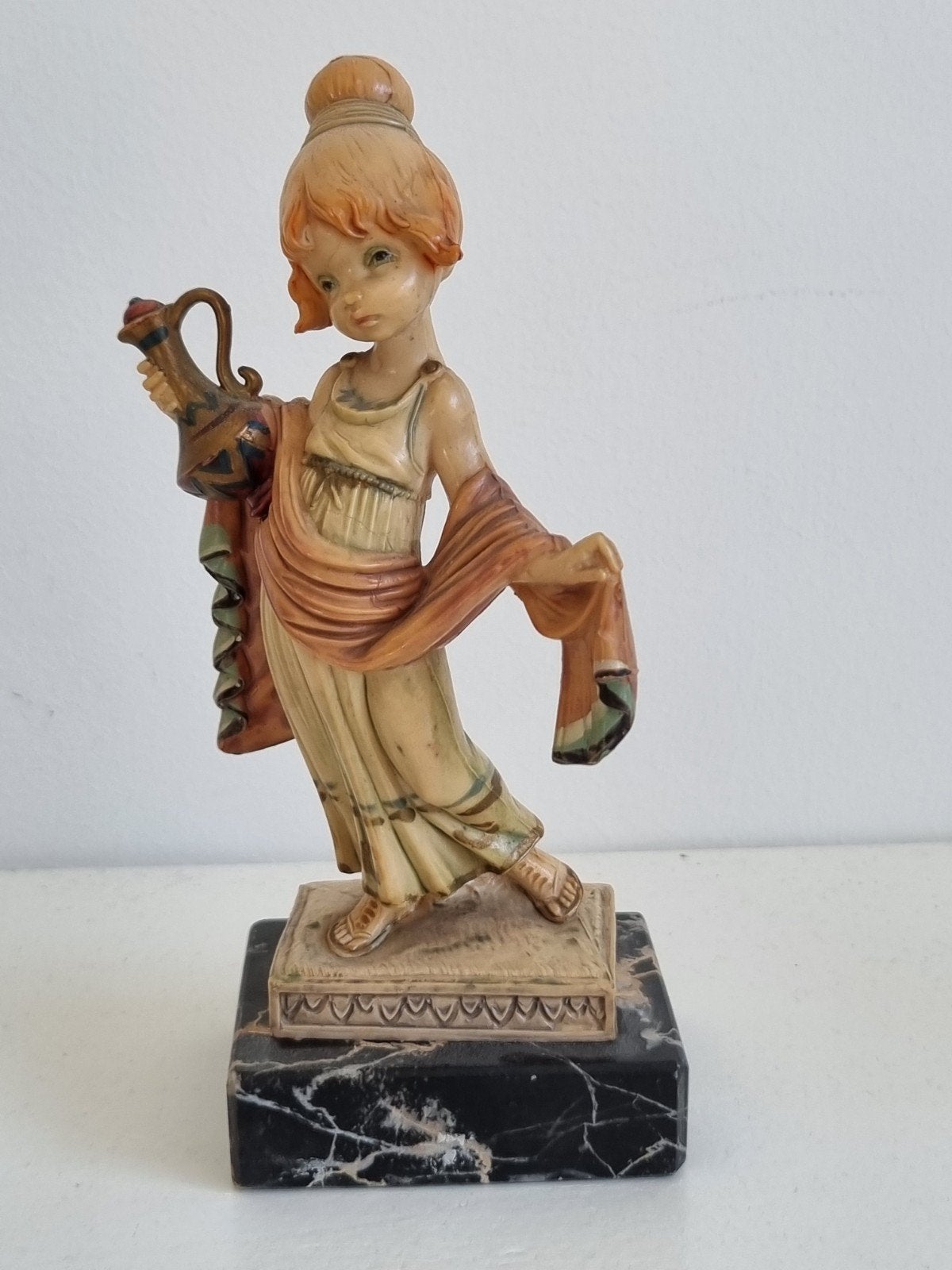 Vintage Beeldje Meisje met Kruik -, Ophalen of Verzenden, Mens