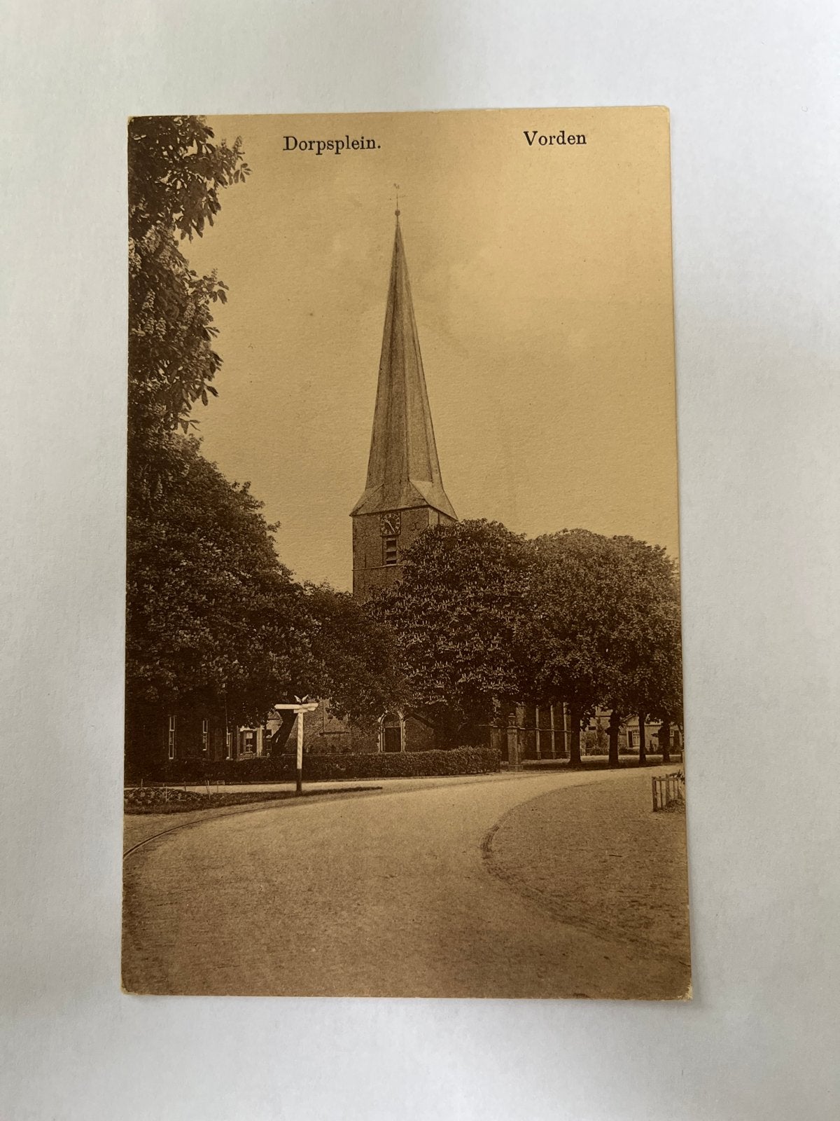 Ansichtkaart Vorden, Dorpsplein met Kerk, Verzenden, Ongelopen, Gelderland