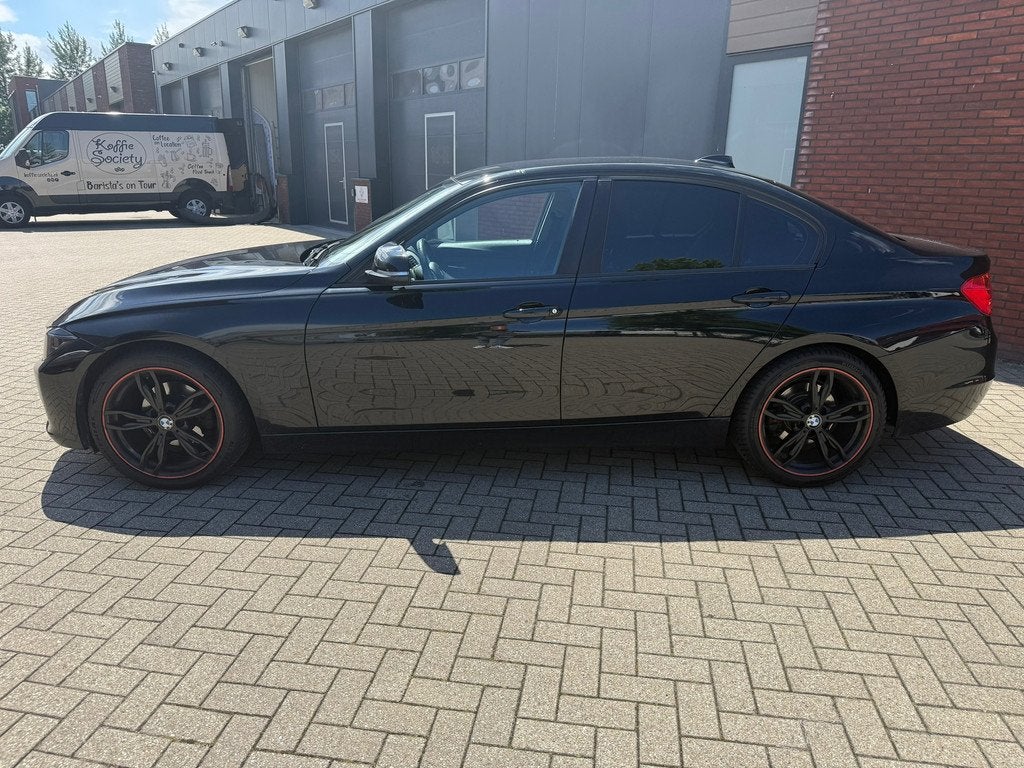 BMW 3-serie 320D BLACK EDITION 2014/NAP ORG NL!/AUTOMAAT/BRE, Auto's, Automaat, 4 cilinders, Origineel Nederlands, Diesel