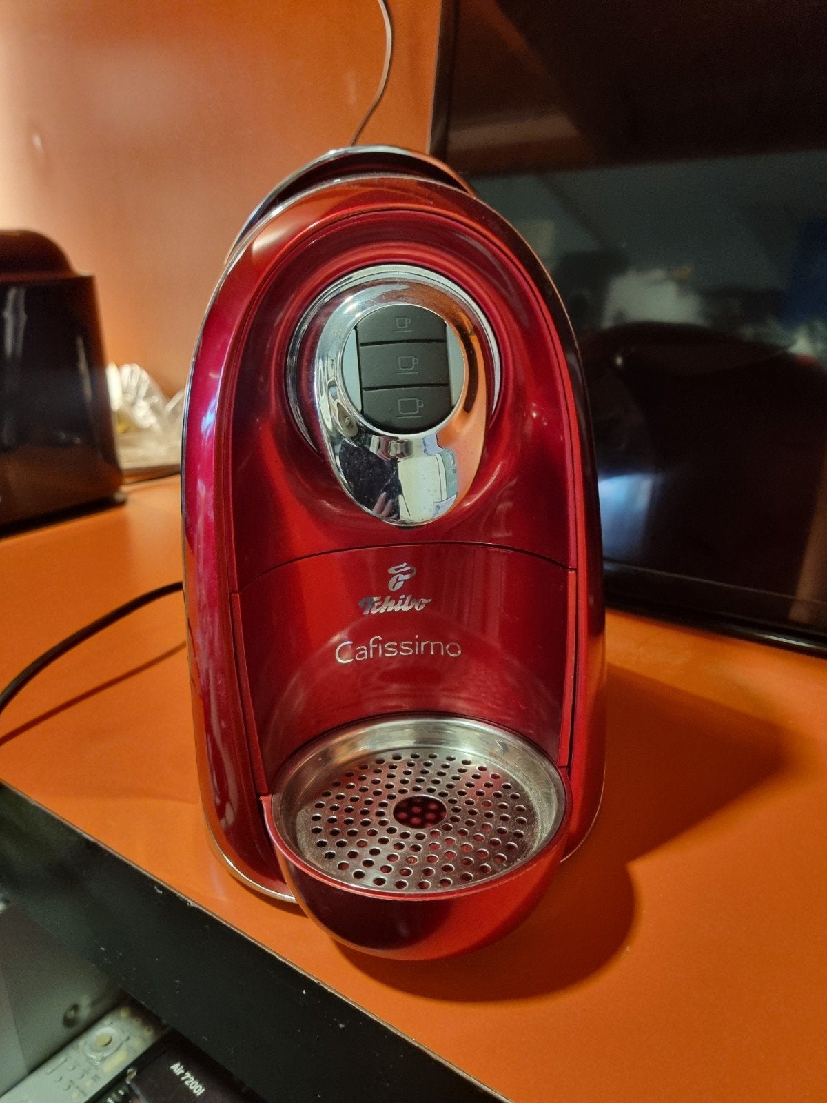 Tchibo Cafissimo 320260 Koffiemachine Rood, Ophalen, Koffiepads en cups, Koffiemachine, Zo goed als nieuw