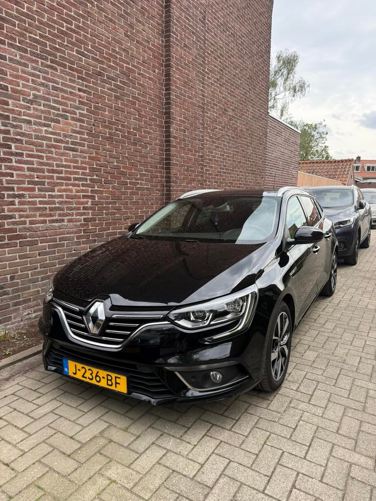 Renault MEGANE 1.3 TCe Limited Automaat|Keyless|Carplay|Pano, 15 km/l, Zwart, 4 cilinders, 1290 kg