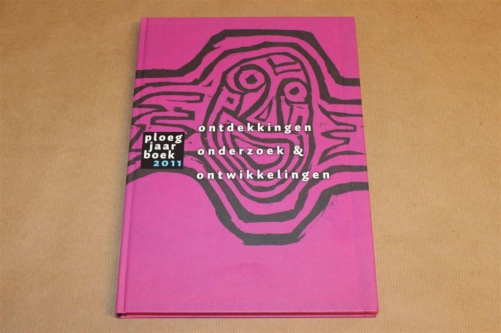 Ploeg jaarboek 2011 — Uitgave Groninger Museum, Ophalen of Verzenden, Zo goed als nieuw