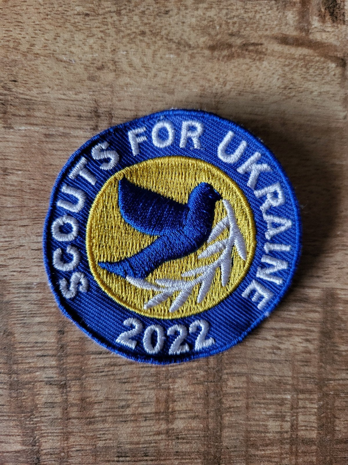 Scouting Insigne Badge Scouts For Ukraine 2022, Verzamelen, Ophalen of Verzenden, Zo goed als nieuw, Embleem, Speld of Insigne