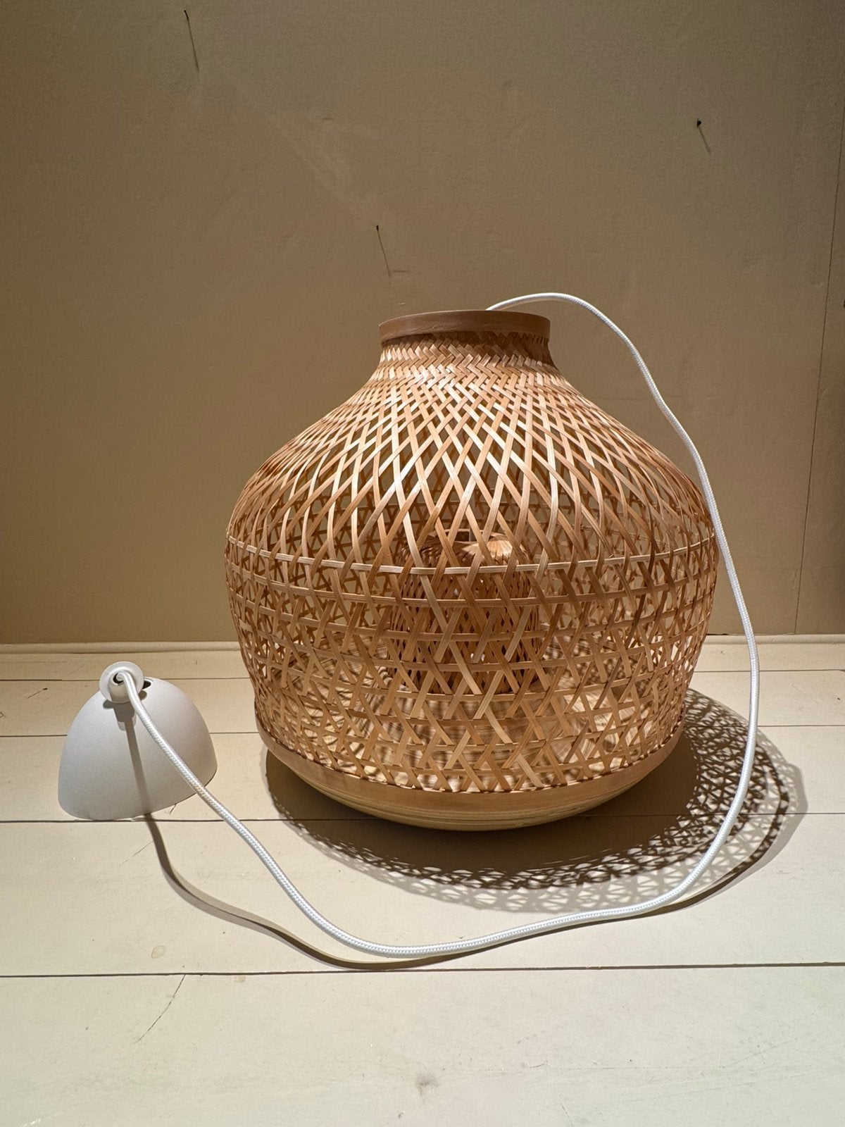 Ikea hanglamp misterhult lamp bamboe, Huis en Inrichting, Ophalen, Zo goed als nieuw, Natuurlijk materiaal, E27 (groot)