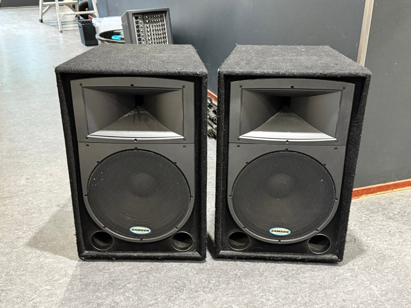 Samson Resound RS15 PA-set met Samson XM910 mixer, Ophalen, Gebruikt, 500 tot 1000 watt, P.A.