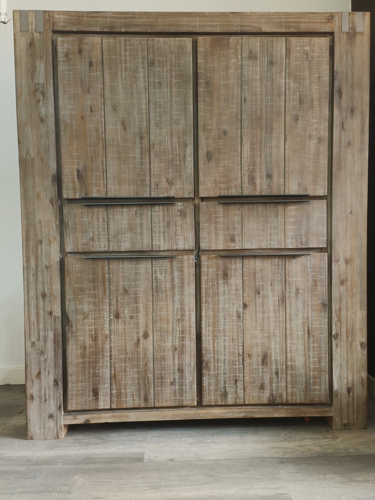 Gratis af te halen: Nette kast van Pronto Wonen, Huis en Inrichting, Kasten | Kledingkasten, Ophalen, 100 tot 150 cm, Zo goed als nieuw