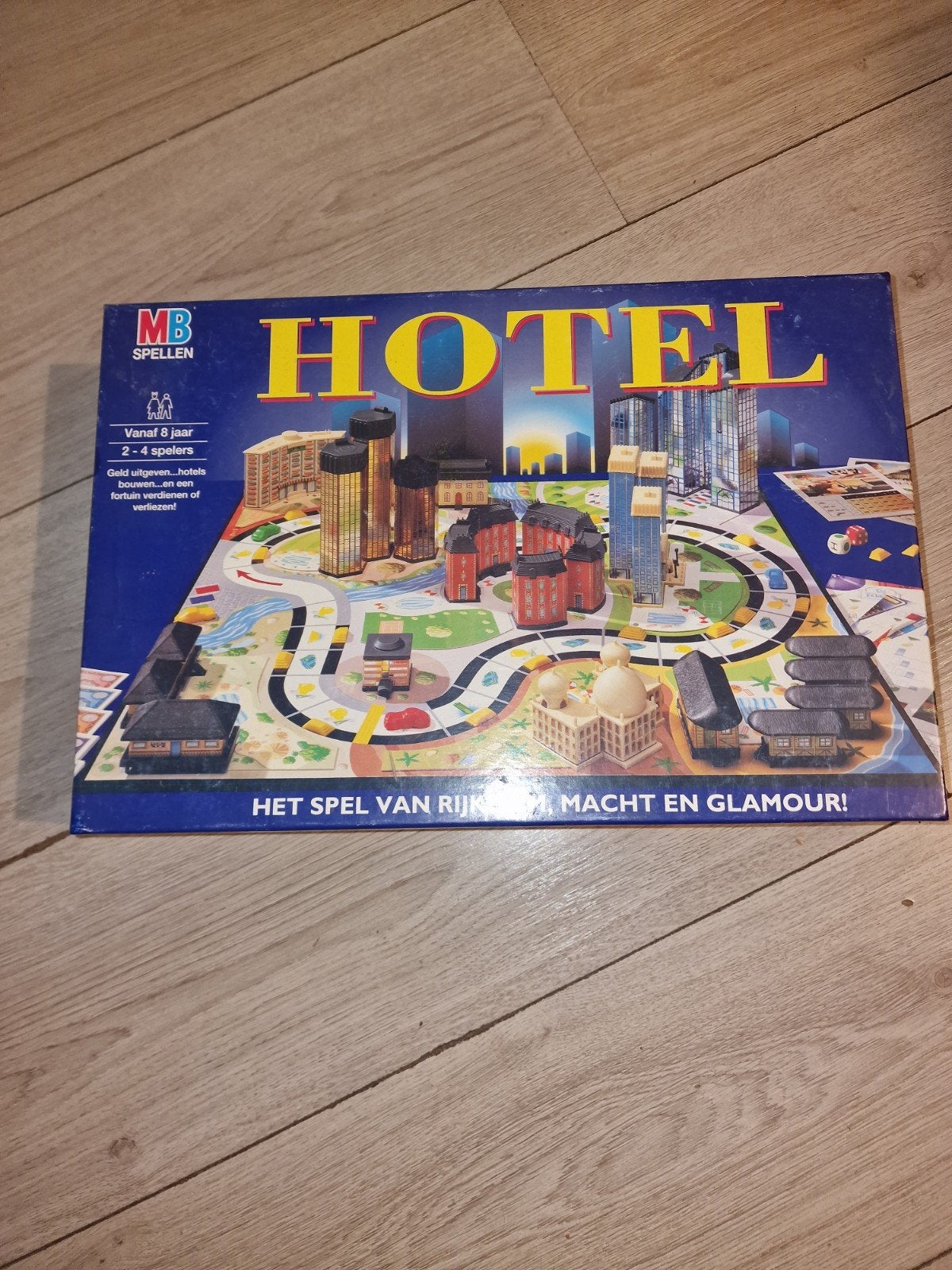 Hotel bordspel - Zo goed als nieuw, Hobby en Vrije tijd, Gezelschapsspellen | Bordspellen, Drie of vier spelers, Ophalen of Verzenden