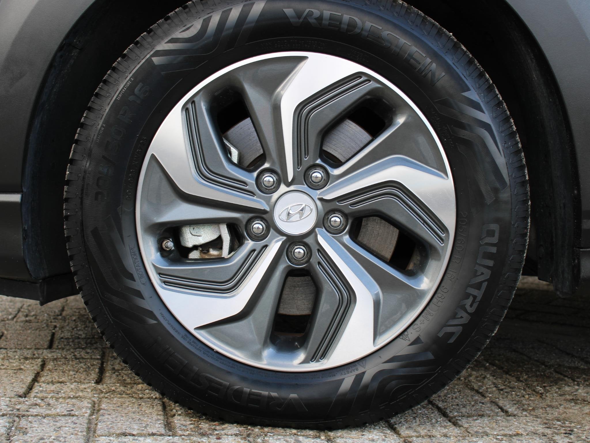 Foto 25 van Hyundai Kona 1.6 GDI HEV Comfort | APPLE CARPLAY | ACHTERUIT