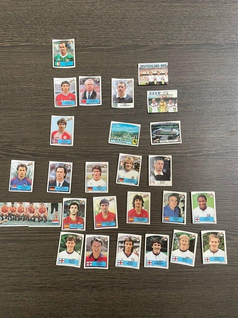 EURO 88 – 26 Panini stickers set/los, zie foto’s, Ophalen of Verzenden, Zo goed als nieuw, Meerdere stickers