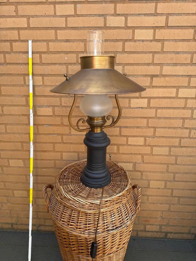 Antieke olielamp / tafellamp, messing en gietijzer, Antiek en Kunst, Ophalen of Verzenden