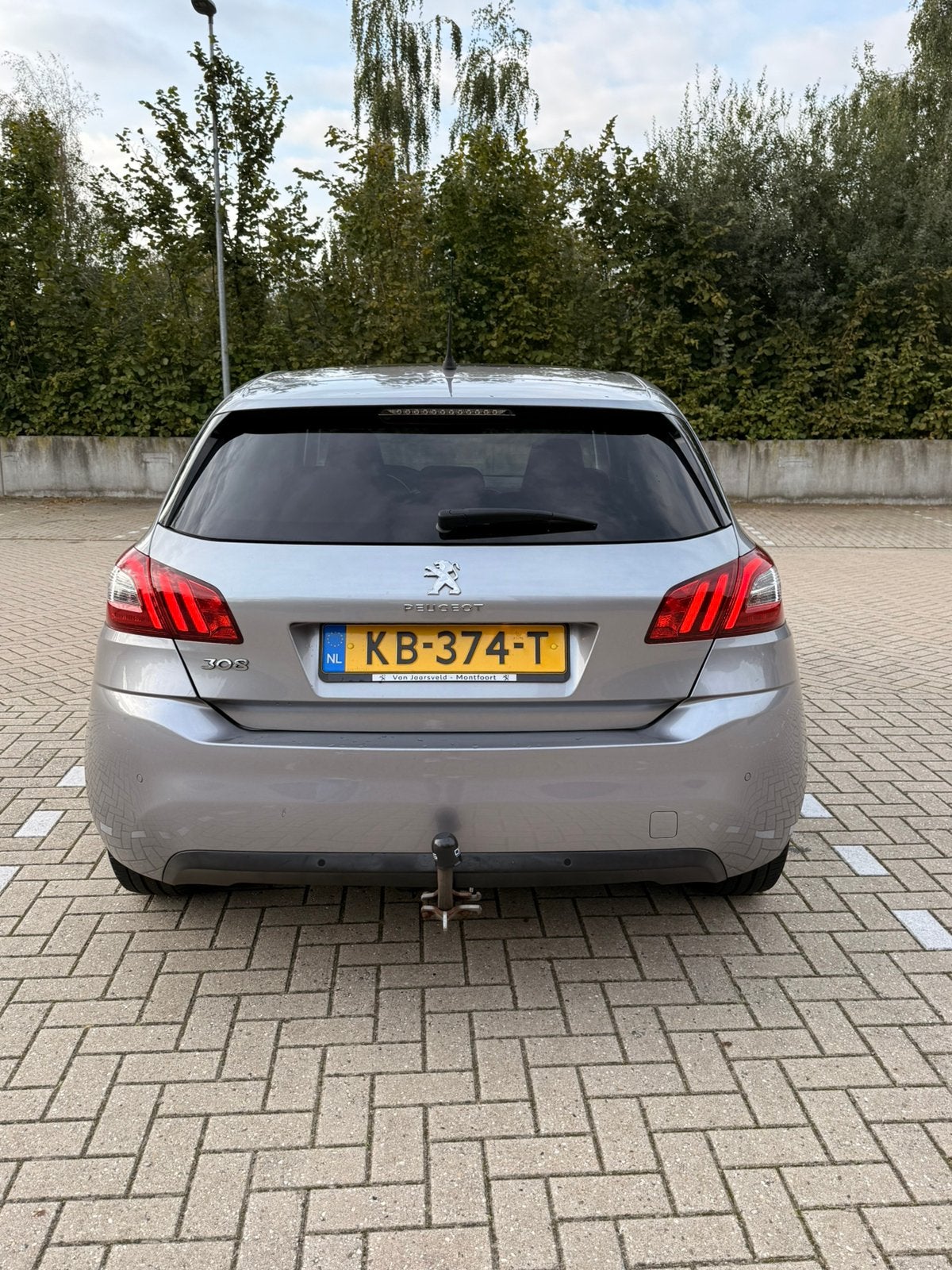 Foto 5 van Peugeot 308 1.2E-THP 81/110 5-D 2016 Grijs CARPLAY PANO
