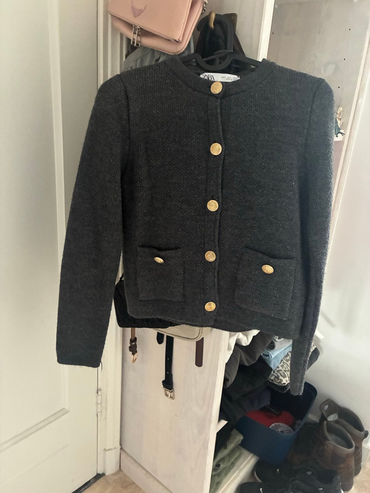 Zara gebreid vest met gouden knopen, Ophalen, Zo goed als nieuw, Maat 36 (S), Grijs