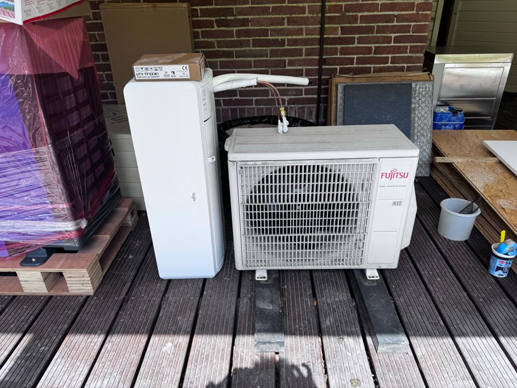 Fujitsu Wandairco met buitenunit - Koelen en Verwarmen, Witgoed en Apparatuur, Ophalen, Gebruikt, Minder dan 60 m³, 3 snelheden of meer