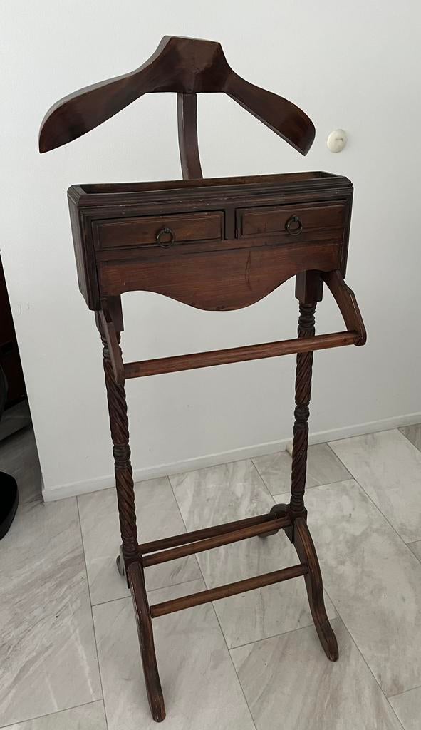 Antieke Dressboy, Ophalen