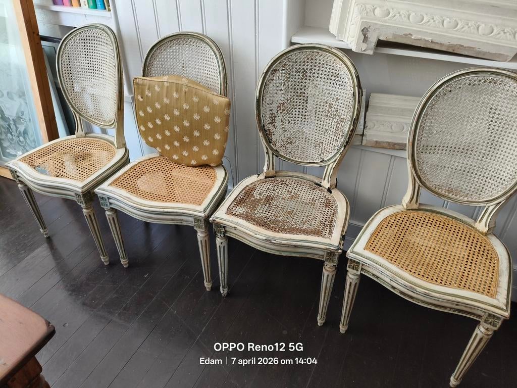 4 medaillon stoelen Lodewijk XVI vintage bergere,, Huis en Inrichting, Stoelen, Gebruikt, Wit, Ophalen of Verzenden, Vier