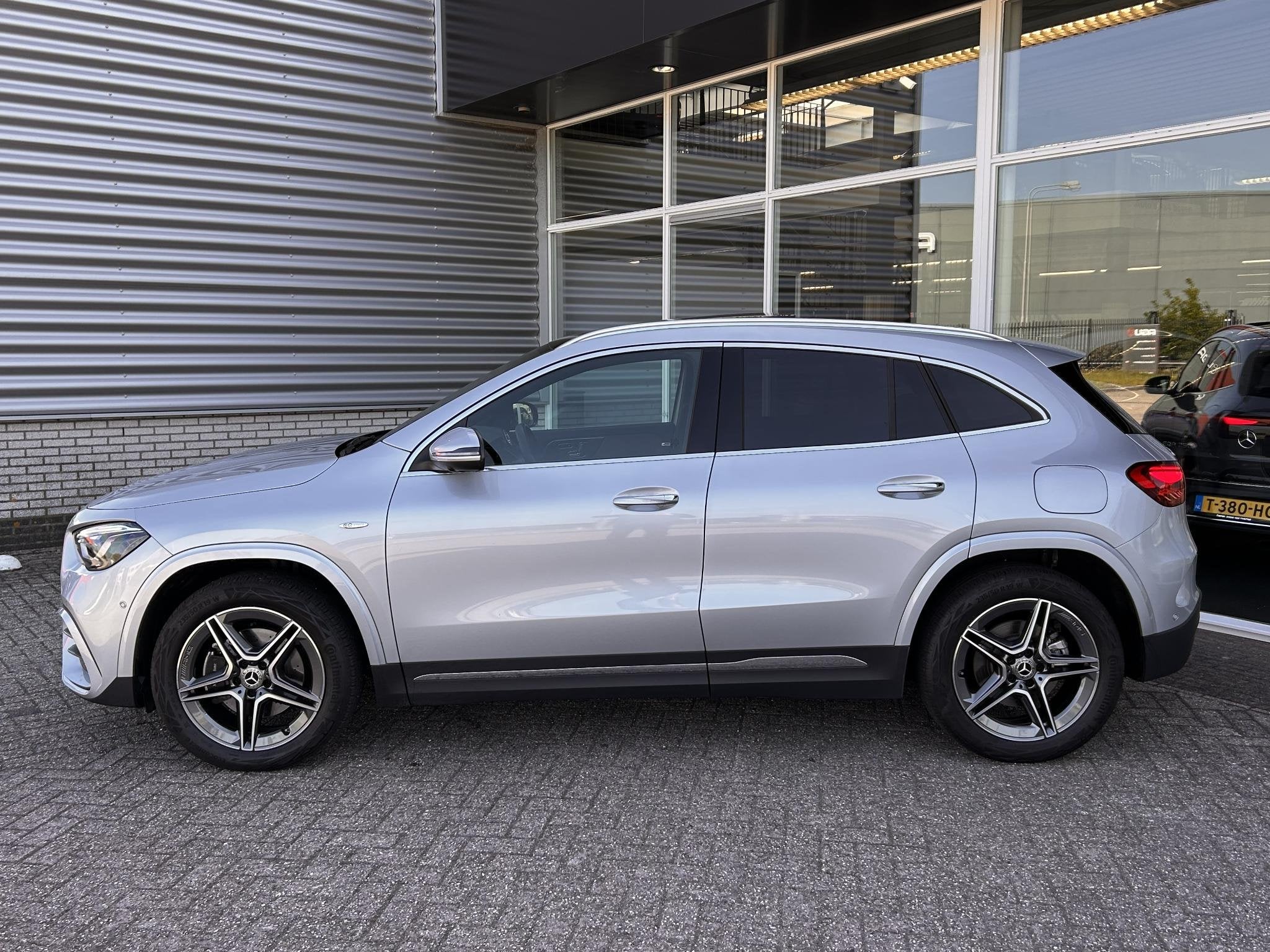 Mercedes-Benz GLA-klasse 250 e AMG Line | Bruin interieur |, Auto's, Mercedes-Benz, Euro 6, 4 cilinders, 16 kWh, 163 pk