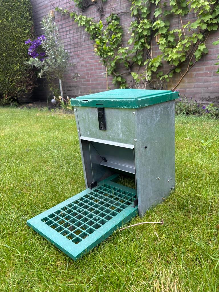 Feed-O-Matic Automatische voerbak / Trapbak 5kg, Dieren en Toebehoren, Ophalen, Drinken en Voederen