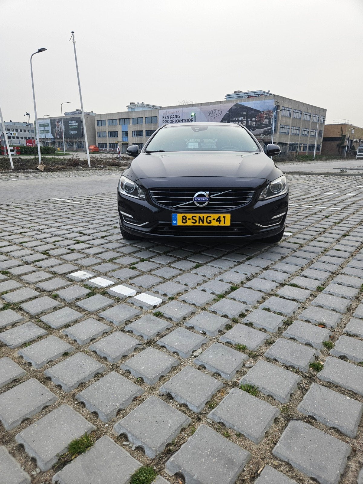 Volvo V60 D6 215pk Plug-in Hybrid 2013 Zwart, Auto's, 1849 kg, 1800 kg, Zwart, Particulier