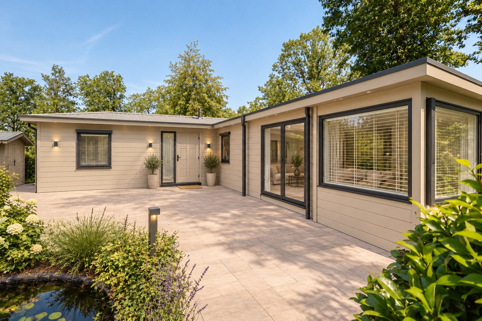 Ruime red cedar hoek L chalet ca 73m2 ZONDER plaats, Tot en met 4