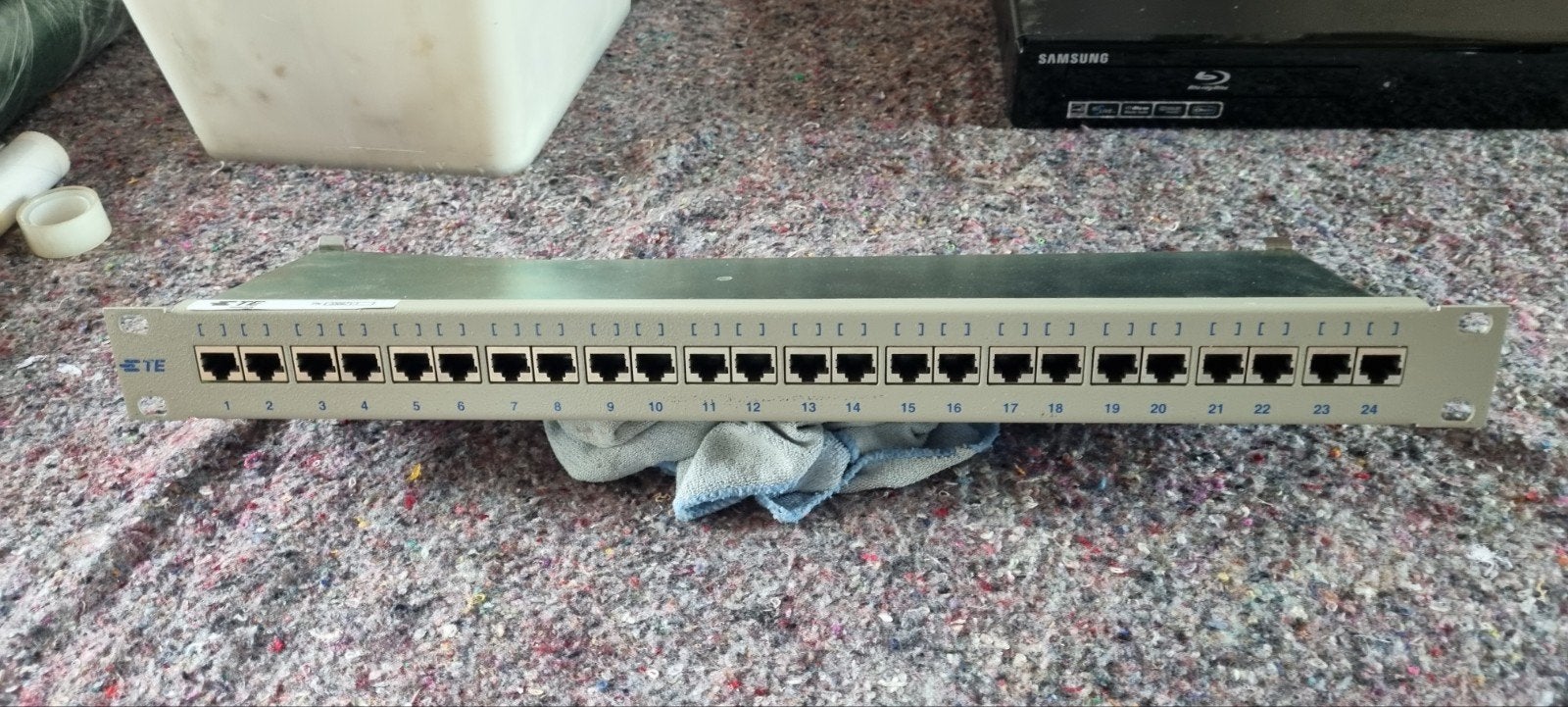 Patchpanel 24 aansluitingen, Ophalen of Verzenden, Gebruikt