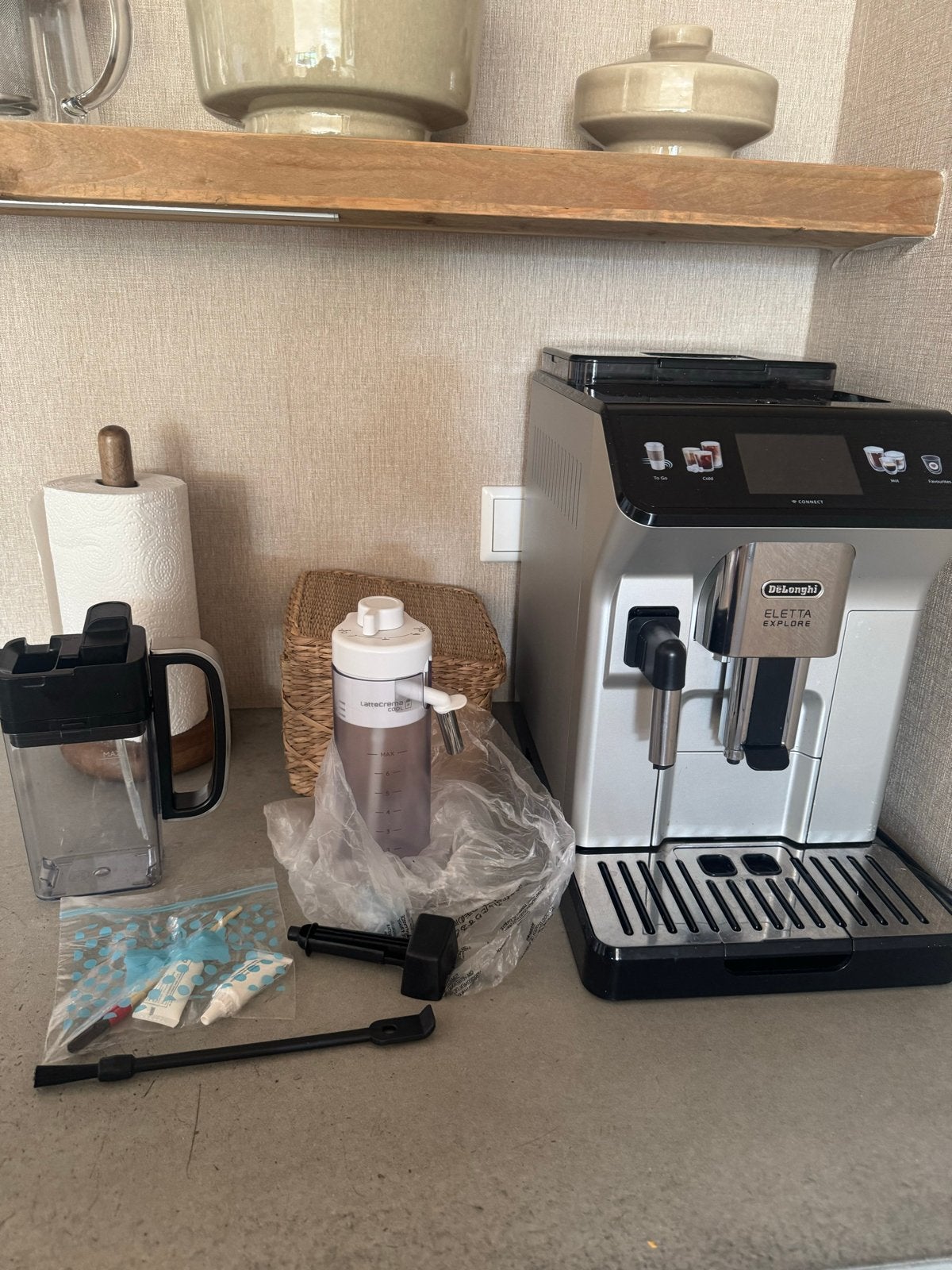 De'Longhi Eletta Explore volautomatische espressomachine, Ophalen of Verzenden, Zo goed als nieuw, Espresso apparaat, Koffiebonen