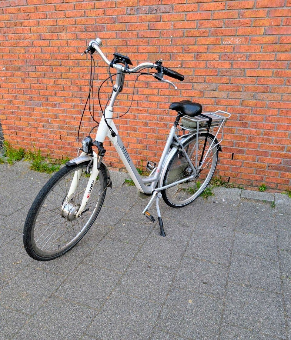 Elektrische fiets Stella, Fietsen en Brommers, Fietsen | Dames | Damesfietsen, Ophalen, Zo goed als nieuw, Overige merken, Versnellingen