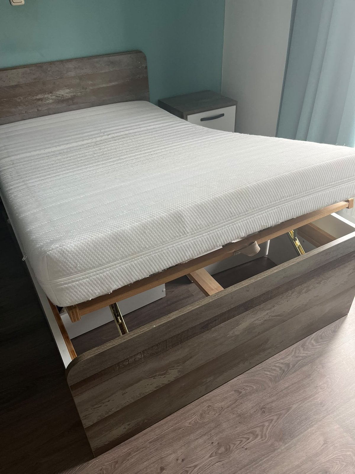 Foto 4 van 120x200 bed inclusief matras en nachtkastje