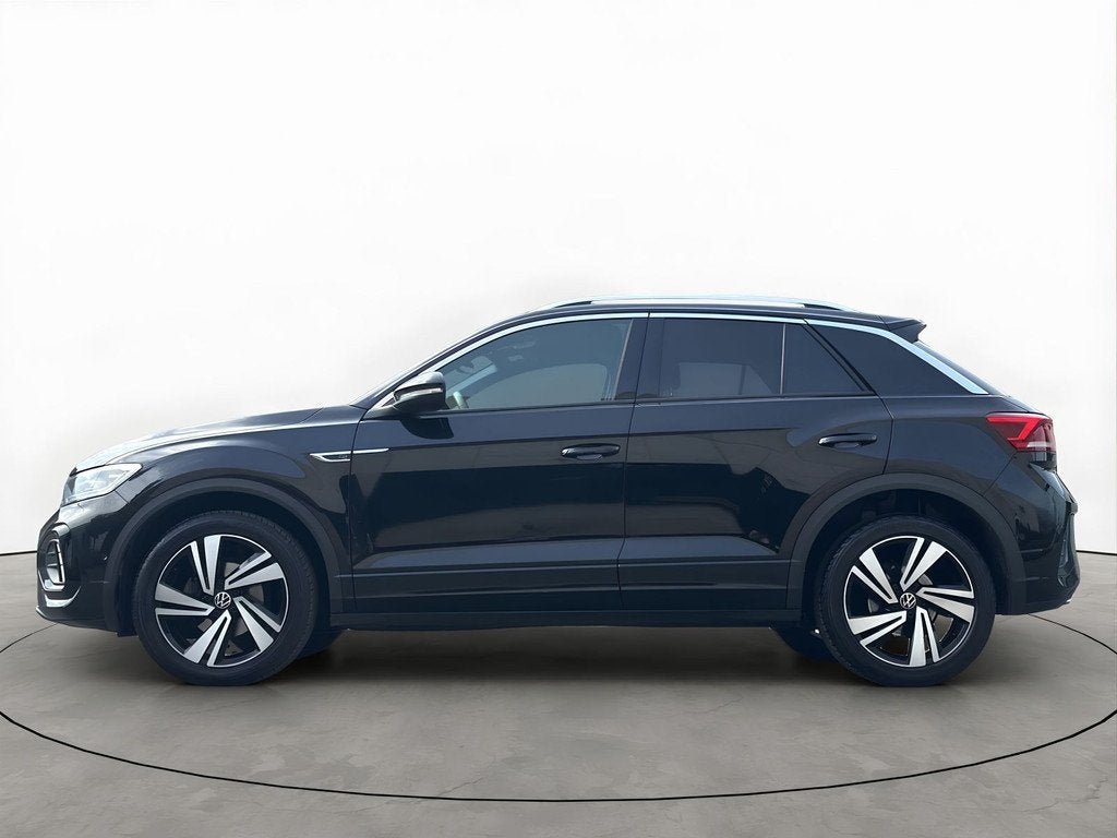 Volkswagen T-Roc 1.5 TSI 150PK 2X R-Line Dode-hoek Camera IQ, 4 cilinders, 150 pk, Zwart, 1253 kg