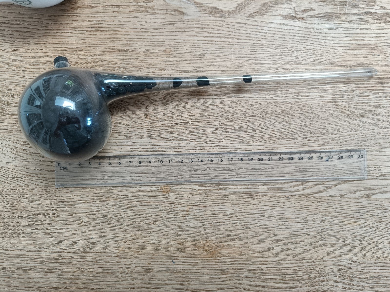 Retort laboratorium glas gevuld met kool, Antiek en Kunst, Ophalen