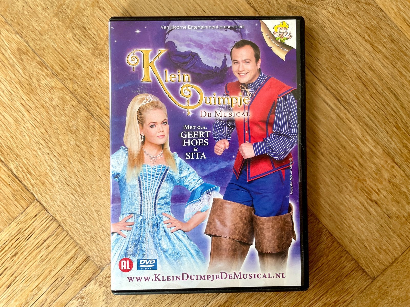 Klein Duimpje De Musical DVD met Sita (nette staat), Alle leeftijden, Ophalen of Verzenden, Zo goed als nieuw, Muziek en Concerten